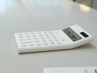 数字を打つ指先も美しく。スタイリッシュ電卓