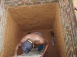 まさかの結末に！　穴に落ちてしまった猫を助けようとしたら…