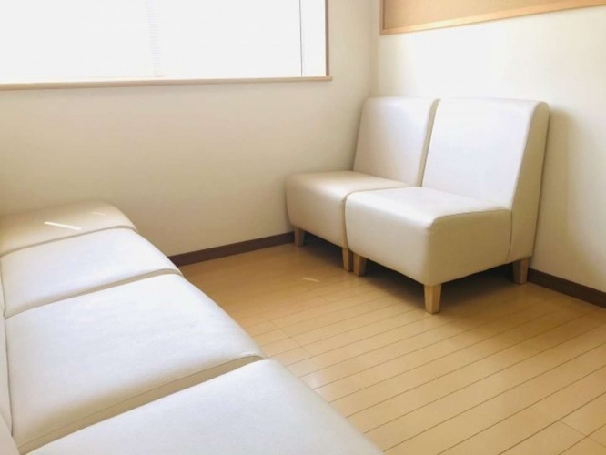 待合室で隣にいたおばあさんが...(画像はイメージ)