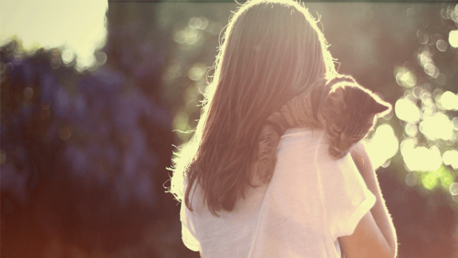 甘え上手で愛される！ 犬系女子の特徴