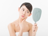 光浦靖子　小顔になってキレイ！実は「エラじゃなかった」
