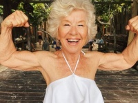 パワフル高齢者！71歳でボディビルティングに目覚めた75歳のおばあさん、人生を満喫中