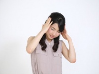 だめ、恥ずかしくて言えないっ！　働く女性が抱えるお金の悩み4つ