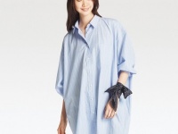 ユニクロ春の新作！　ワードローブにぴったりな「オーバーサイズロングシャツ」
