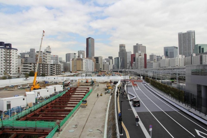 田町方面（デッキから撮影）