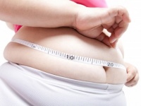腹がやっべぇ!!!　男性が「オバサン認定」する女性の体形5つ