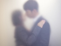 外でやれよっ！　「社内恋愛中だろうな」と思うカップルの特徴6つ