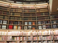 海老名市立中央図書館