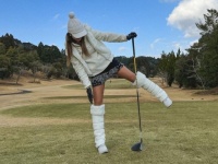 ナイスショット！　ゴルフを楽しむみちょぱが「ギャルかわいい」と話題