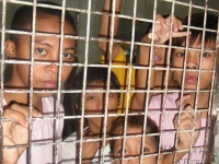 フィリピンでは、ローマ教皇フランシスコ来訪に先立ち、ストリートチルドレンが牢に入れられていた