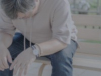 胸が...心臓を握られているような苦しみに襲われた　ベンチに寝転ぶ私を見つけた男女二人組（愛媛県・40代男性）