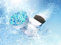 エスト、肌の上で水がはじける冷感フェイスパウダー数量限定発売