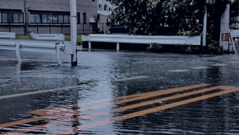 「障害のある妻を支えて病院へ。強い雨風に動けなくなった私たちを見て、通りすがりの人々が...」（長崎県・70代以上男性）