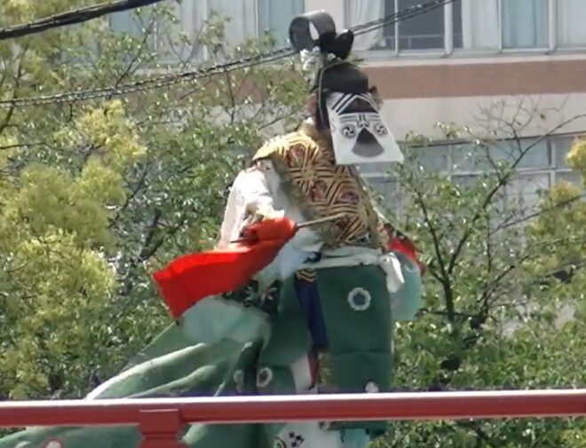 聖徳太子御聖忌結願法要聖霊会で舞う人
