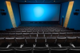 コロナで経営苦難の映画館、ゲーム用にスクリーンをレンタルできるサービスを開始（イギリス・アメリカ）