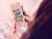 くそダセェ！　男性がドン引きする「スマホケース」6つ