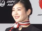 パンツスタイルも！ ＪＡＬが７年ぶりに制服刷新