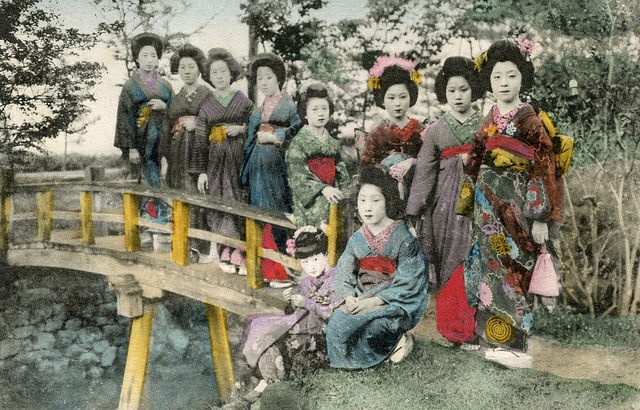 Osaka Geiko and Maiko 1910s