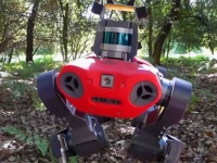 植物たちはオイラが守る！植物の安全や健康状態をチェックする犬型ロボットが登場