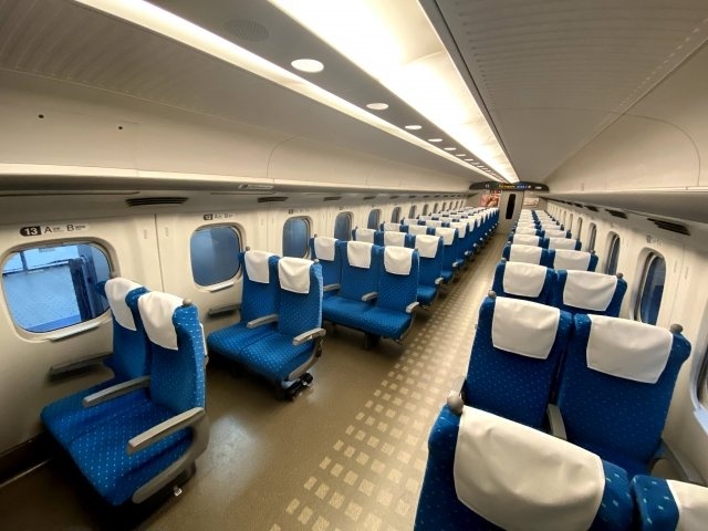 「1歳の子を抱っこして新幹線に乗った私。荷物も多いし座りたかったのに...」　新米ママの思い出