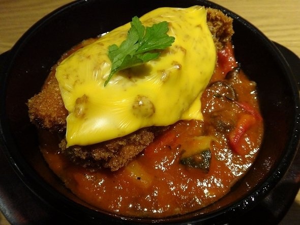 チキン・コルドン・ブルー ラタトゥイユ添え \680