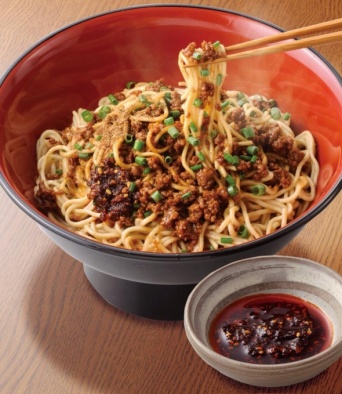 和民の汁なし坦々麺（ワタミ公式フェイスブックより）