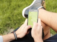 人としてサイテー!!　彼氏が自分のスマホチェックしているとわかったときに女子が思うこと4つ！