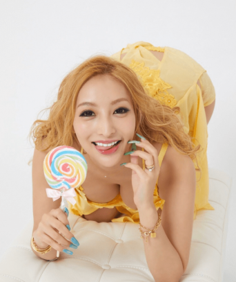 ※画像は加藤紗里のオフィシャルブログより