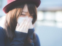 抱きしめてぇっー!!　男性が「かわいい」と思う女性の癖6つ