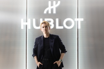 町田啓太　ウブロ『ビッグ・バン ナイト』に来場！　最新作「ビッグ・バン ウニコ ミントグリーンセラミック」を身に着けて…