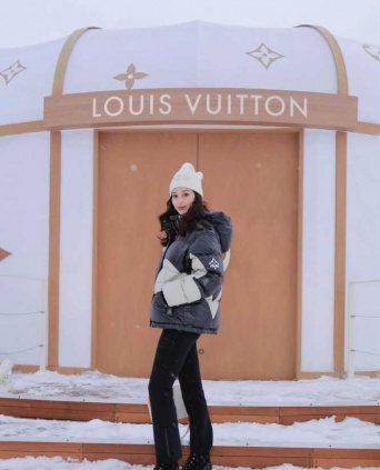 Instagram:中条あやみ(@nakajo_ayami)より