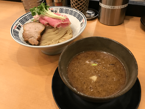 大阪で人気No.1のラーメンから一年中食べ放題を開催しているケンタッキーまで、大阪グルメを大特集！#8