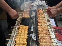 職人さんが炭火でじっくり火を通す