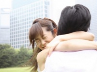 まじでカンベンして！　女性からのボディタッチに戸惑った瞬間3選