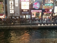 「一蘭」の前に大行列が...（写真はTwiterより、投稿者の許諾を得て掲載しています）
