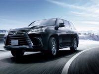 七里ヶ浜でモータースポーツを観戦！　野外フェス感覚の五感刺激型イベントを「LEXUS」が開催