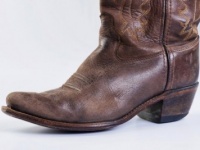 ないわー……男性が履いていたら「モテない」靴・5つ