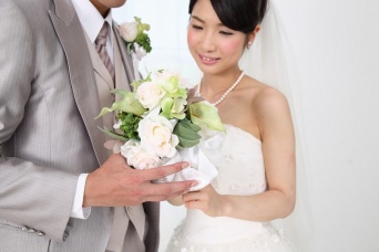 既婚女子の6割「結婚は仕事のプラスになる」その意外な理由とは？