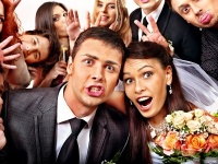 【男女別】いい友だち思ってたのに！　自分の結婚式をきっかけに疎遠になった友人6選！