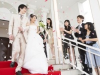 オメデトー（棒読み）がデフォルトって本当!?　友だちの結婚をFacebookで知ったときに思うこと！