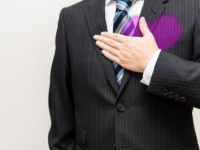 あれっ、気にしていたわけでもなかったはずなのに……男性が職場の女性に思わずドキッとしたエピソード