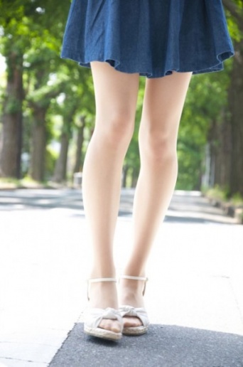 のしのし、のしのし！　「ガニ股」or「内股」、どっちの女性が嫌？　男性が選んだのは……