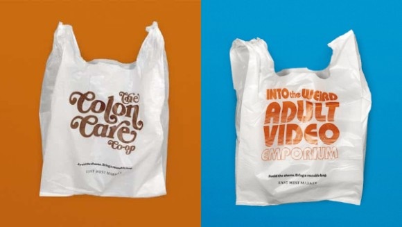 レジ袋にとても恥ずかしい文言を印刷し、顧客にエコバッグ持参を促すスーパーの試み（カナダ）