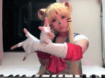 エロ過ぎるジャズピアニスト”高木里代子”がセーラームーンのコスプレを披露！