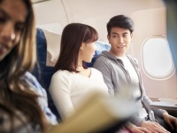 飛行機に偶然隣り合わせたのはステキな人でした