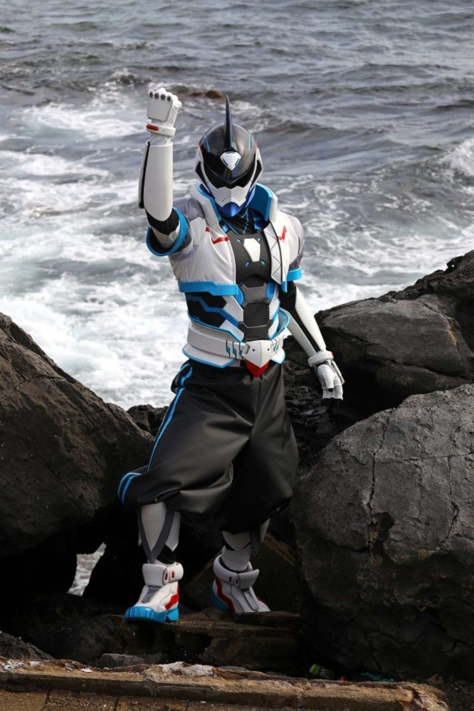 海が似合うヒーロー、サカナマン! (c)Tnat_サカナマンプロジェクト