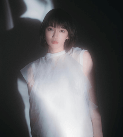 吉岡里帆 妖精みたいで美しい 幻想的な白服姿に称賛の声相次ぐ 1ページ目 デイリーニュースオンライン