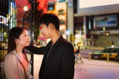 言うタイミングが難しい！　終電で帰りたいとき、相手にやんわりアピールするサイン3選