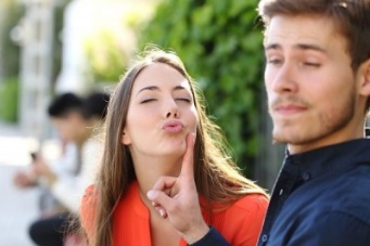 クッセェェェェッ!!　彼女とキスしたときに気持ちが萎えてしまった理由3つ！