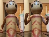 夢の中で追いかけてきそう...　遠近法が生んだ「こけし人間」がサイコすぎると話題